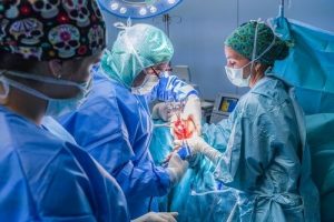 В каких случаях проводят хирургическую операцию краниотомию